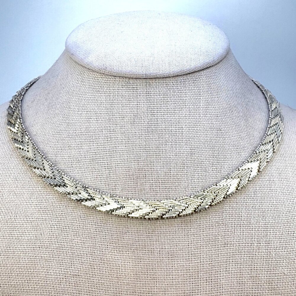 Sterling Silver 925 Chevron Design Mesh Link Chain Necklace Size 17.25" Length